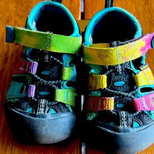 Keens Toddler Size 6